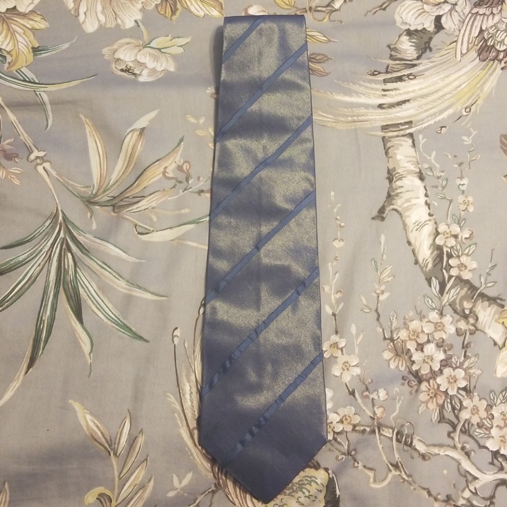 Hugo Boss tie - Picture 2 of 5
